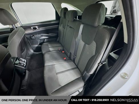 Used 2022 Kia Sorento LX FWD image 22