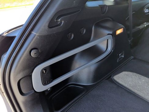 Used 2015 Jeep Cherokee Limited FWD image 39