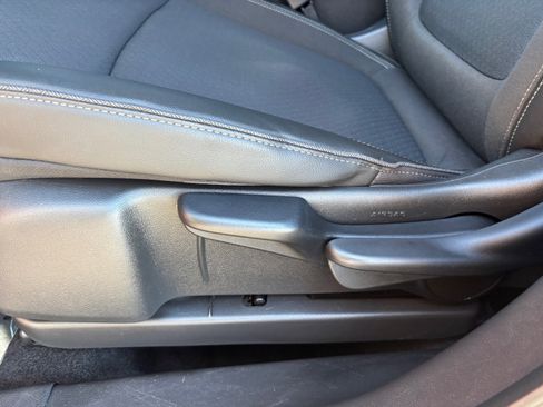 Used 2025 Buick Encore GX Preferred image 32