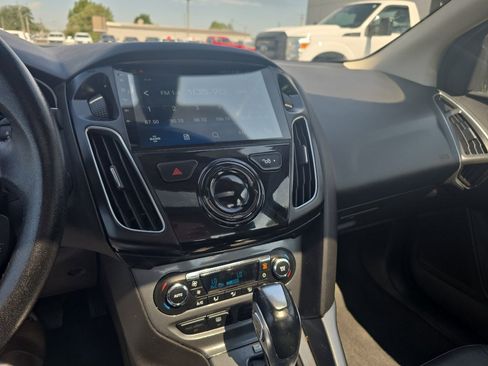 Used 2012 Ford Focus Titanium image 22