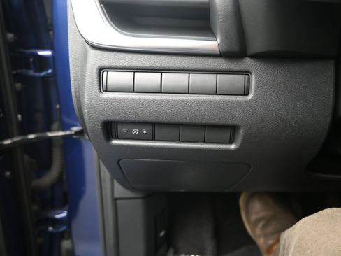 Used 2021 Nissan Rogue S image 12