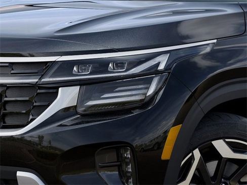 New 2025 Kia Seltos SX w/ SX Sunroof Package image 10