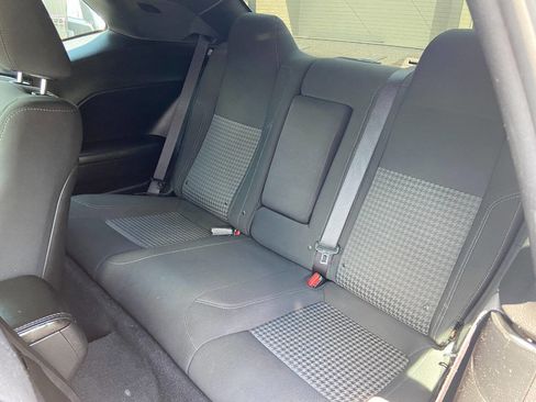 Used 2019 Dodge Challenger SXT image 17