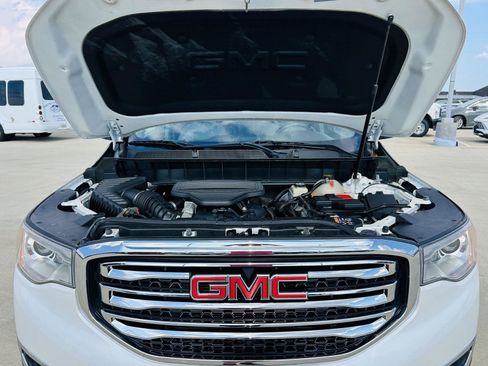 Used 2017 GMC Acadia SLT FWD image 46
