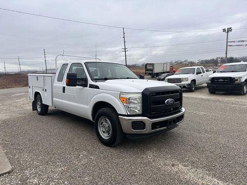 Used 2011 Ford F250 XL w/ PWR Equipment Group image 4