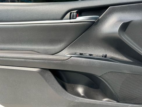Used 2019 Toyota Camry XSE FWD image 13