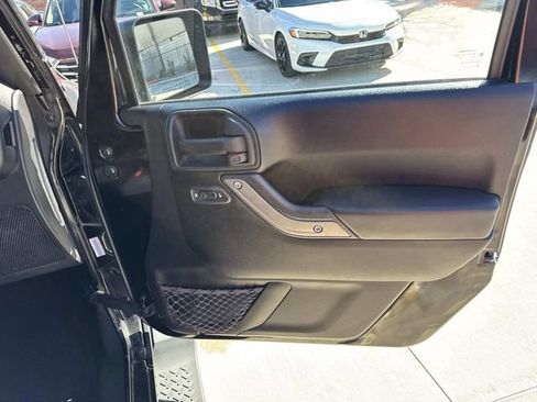 Used 2013 Jeep Wrangler Unlimited Sport image 13