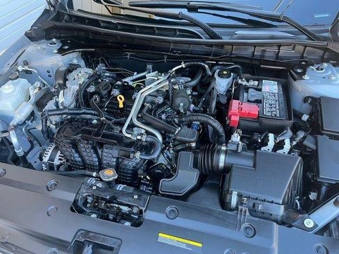 Used 2024 Nissan Altima 2.5 SR w/ SR Premium Package FWD image 12