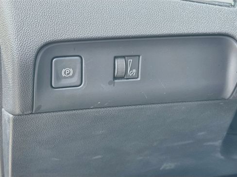 Used 2023 Buick Enclave Essence AWD/4WD image 10