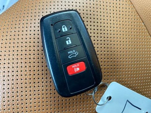 Used 2020 Toyota Highlander Platinum image 24