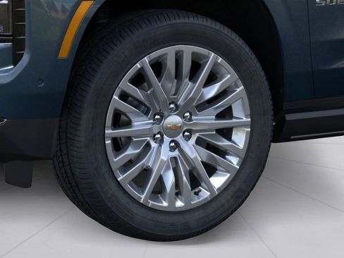 New 2026 Chevrolet Suburban High Country image 9