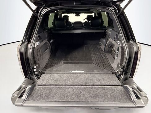 New 2026 Land Rover Range Rover Long Wheelbase SE AWD/4WD image 30