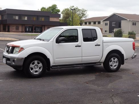 Used 2006 Nissan Frontier SE w/ (P01) Power Pkg AWD/4WD image 10