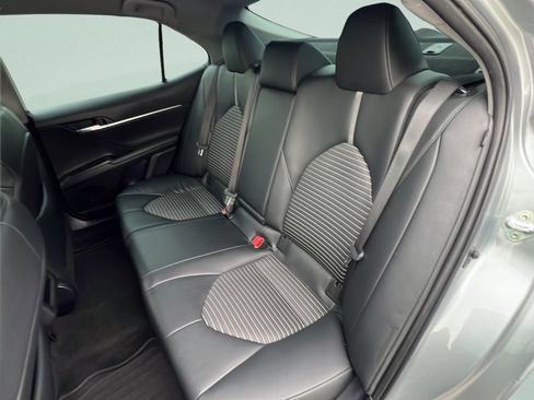Used 2023 Toyota Camry SE w/ Convenience Package FWD image 9