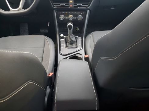 Used 2024 Volkswagen Taos SE w/ Panoramic Sunroof Package image 22