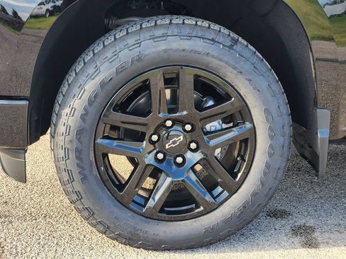 Certified 2023 Chevrolet Silverado 1500 Custom w/ Rally Edition AWD/4WD image 10