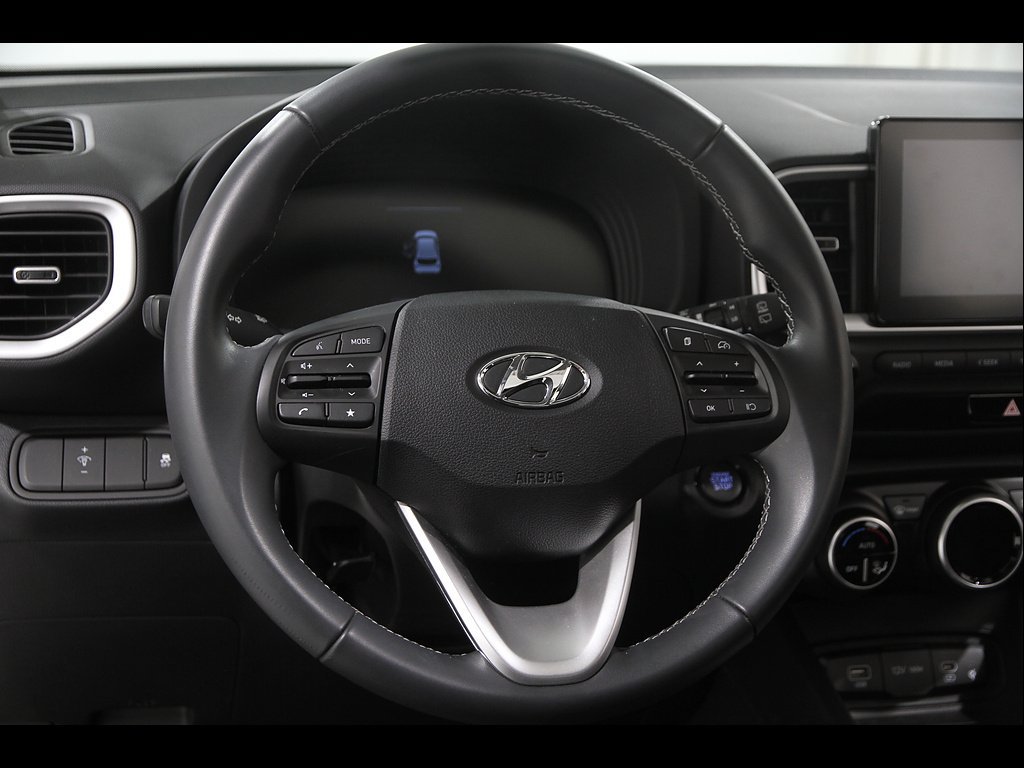 Certified 2026 Hyundai Venue SEL FWD image 7