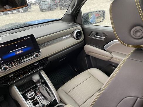 Used 2025 Chevrolet Colorado ZR2 w/ Technology Package image 24