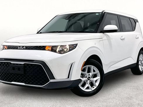 Used 2023 Kia Soul S FWD image 14