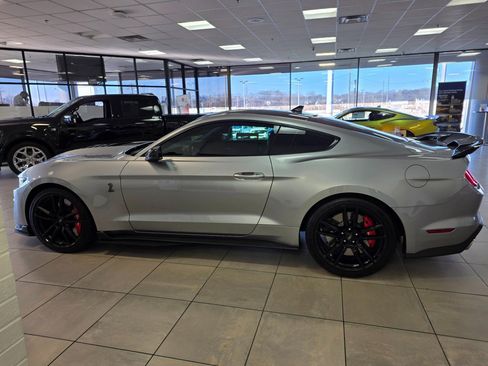 Used 2022 Ford Mustang Shelby GT500 w/ Technology Package image 4