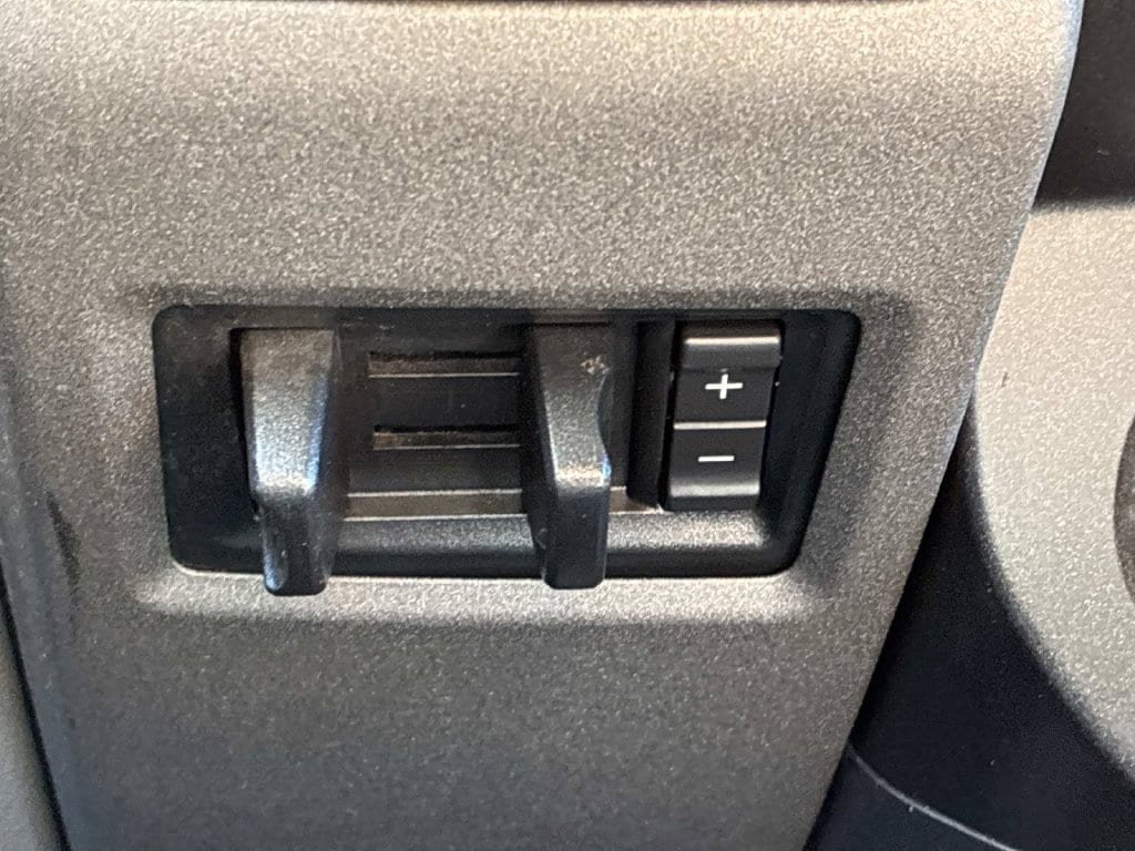 Used 2017 Ford F550 4x4 Regular Cab Super Duty image 27