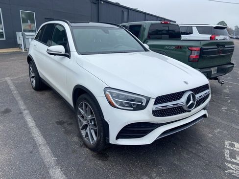 Used 2020 Mercedes-Benz GLC 300 4MATIC image 3