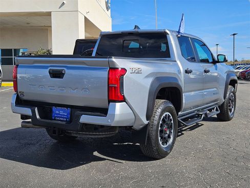 Used 2024 Toyota Tacoma 4x4 Double Cab image 5