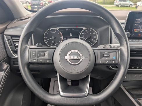Used 2023 Nissan Rogue SV AWD/4WD image 12