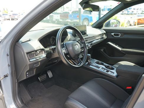 Used 2023 Honda Civic Sport image 11