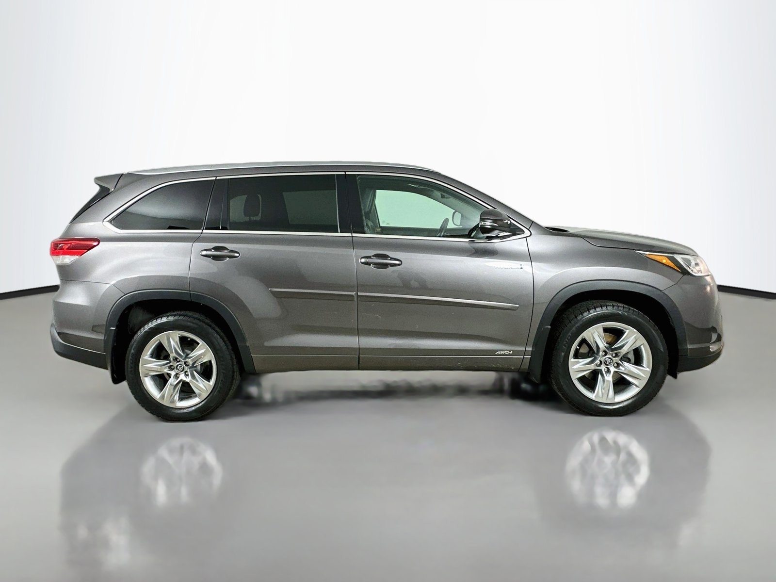 Used 2018 Toyota Highlander Limited AWD/4WD image 4
