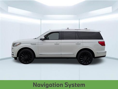 Used 2021 Lincoln Navigator Reserve RWD image 2