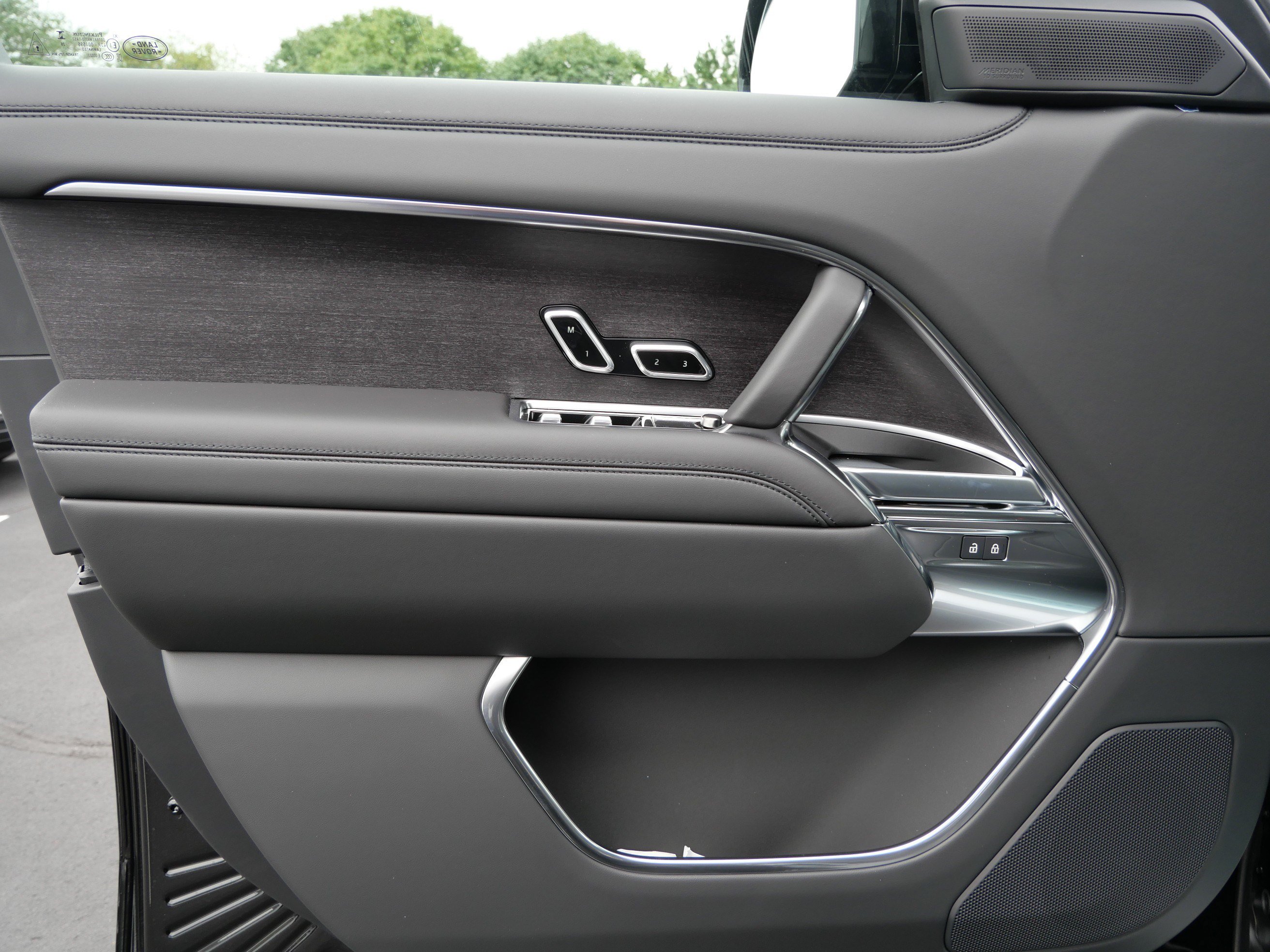 New 2027 Land Rover Range Rover SE AWD/4WD image 4