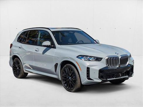 Used 2026 BMW X5 sDrive40i w/ M Sport Package RWD image 6