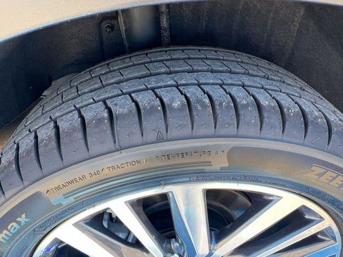 Used 2024 Nissan Kicks SV image 8