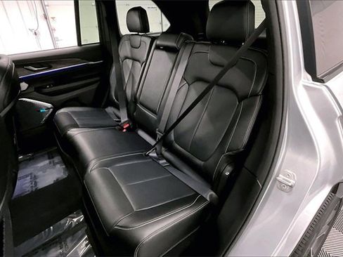 Used 2022 Jeep Grand Cherokee Overland image 21