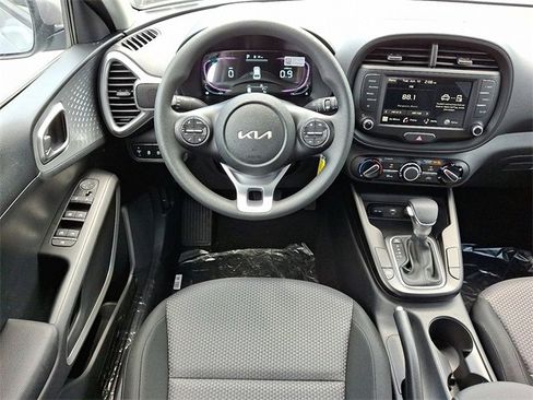 New 2025 Kia Soul LX w/ LX Technology Package image 7