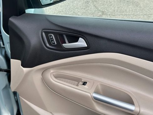 Used 2013 Ford C-MAX SEL FWD image 21