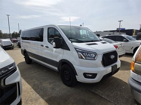 Used 2023 Ford Transit 350 XLT image 2
