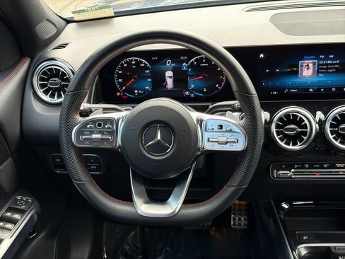 Used 2023 Mercedes-Benz GLB 250 w/ AMG Line image 24