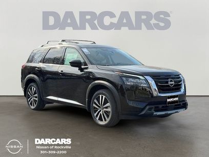 New 2025 Nissan Pathfinder Platinum w/ Cargo Package