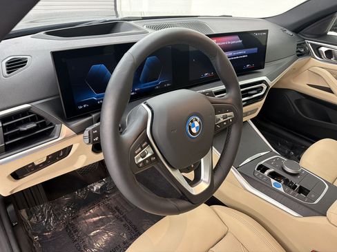 Used 2023 BMW i4 eDrive40 w/ Premium Package RWD image 4