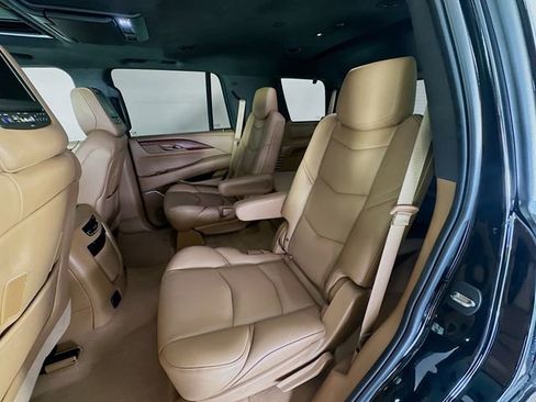 Used 2017 Cadillac Escalade Platinum AWD/4WD image 25