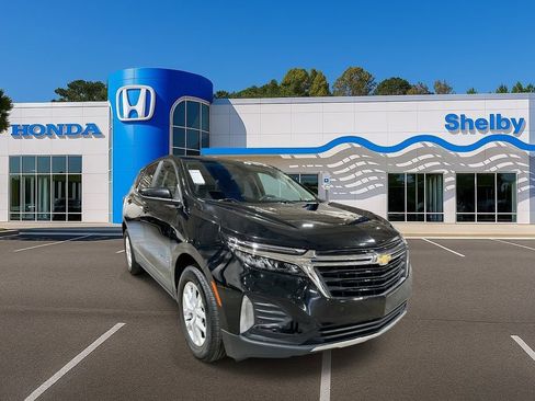 Used 2024 Chevrolet Equinox LT image 2