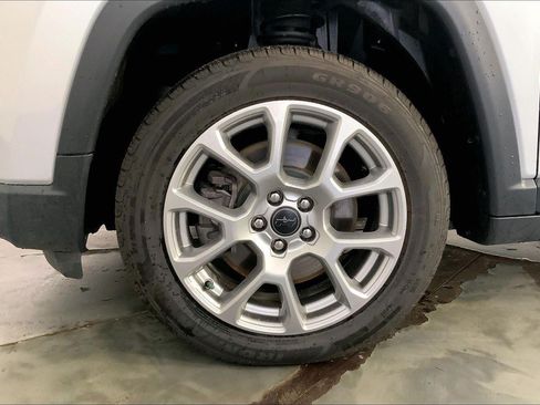Used 2025 Jeep Compass Limited AWD/4WD image 11