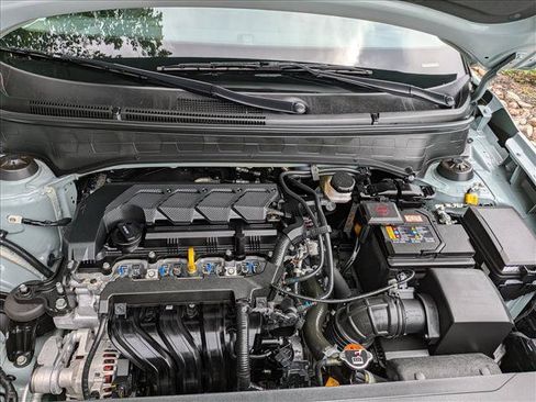 Certified 2025 Hyundai Venue Limited FWD image 10
