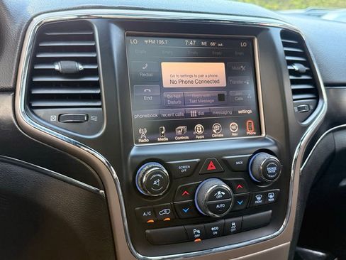 Used 2014 Jeep Grand Cherokee Limited w/ Luxury Group II image 19