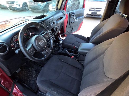 Used 2013 Jeep Wrangler Sport w/ Connectivity Group AWD/4WD image 30