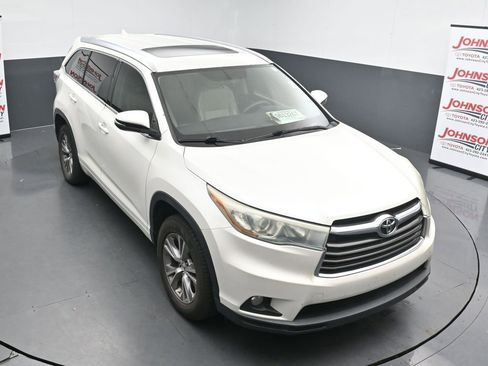 Used 2015 Toyota Highlander XLE image 10