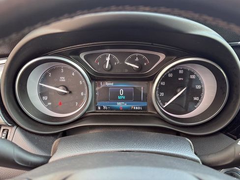 Used 2019 Buick Envision Essence image 10