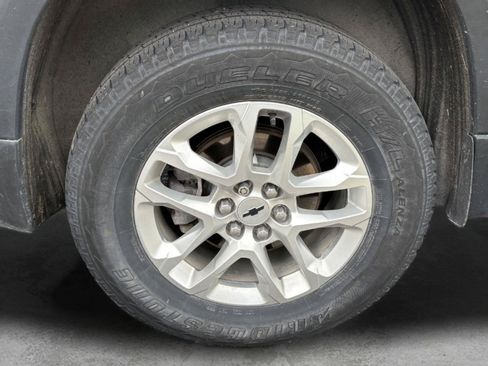 Used 2020 Chevrolet Traverse LT FWD image 11